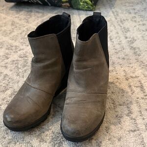 Sorel grey/black boots